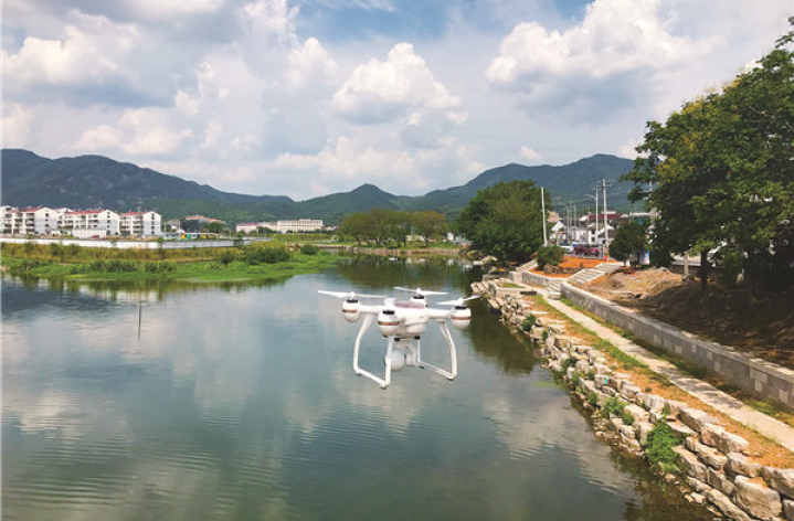 无人机显神功 “水、陆、空”三维监测 共护一江碧水(图1)